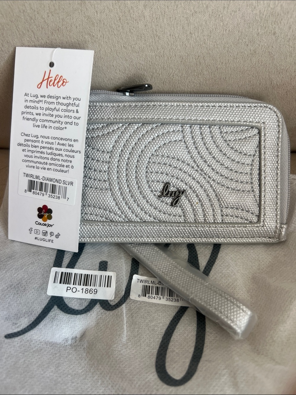 NWT Lug Twirl Matte Luxe Vegan Leather RFID Wristlet Wallet in Diamond Silver